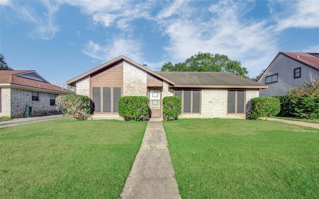 Building Photo - 11527 Sagewillow Ln