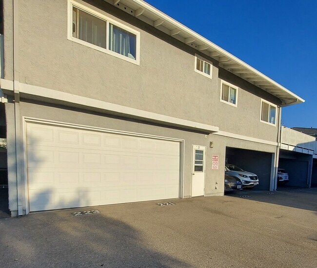 Building Photo - 20849 Plum Canyon Rd