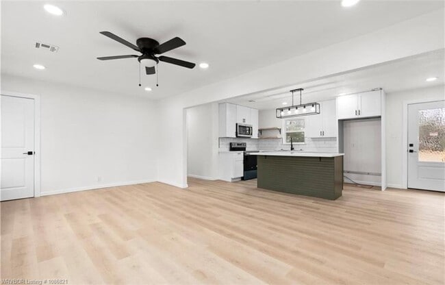 Building Photo - 48 W Gary St