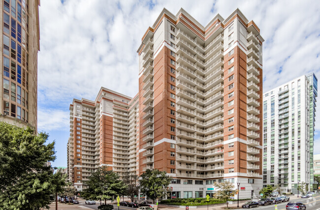 Building Photo - Randolph Towers