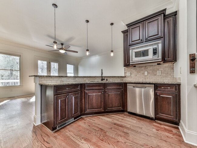 Building Photo - Luxury Alpharetta/Milton Townhouse!!