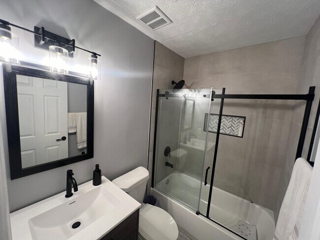 Building Photo - 4008 Rock Mill Dr