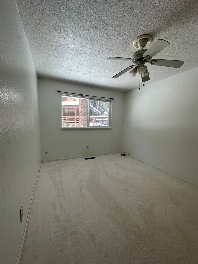 Building Photo - Great Location on Gardner Mountain - Long Term Rental