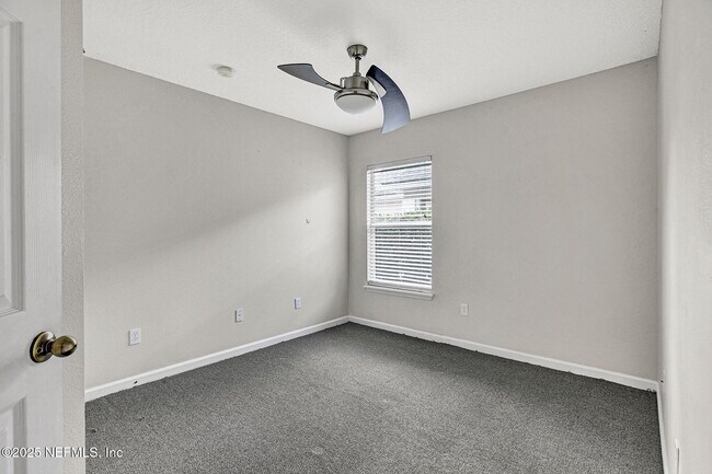 Building Photo - 2105 S Cranbrook Ave