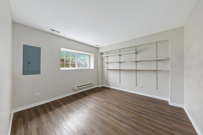Building Photo - 14626 Thomas Jefferson Dr