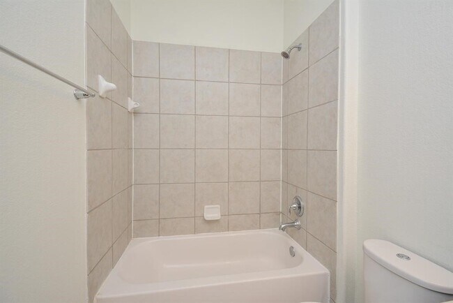 Building Photo - 22211 Weller Oaks Dr