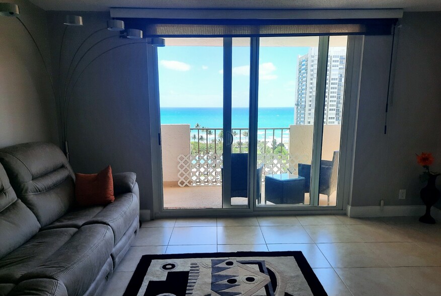Building Photo - 1865 S Ocean Dr