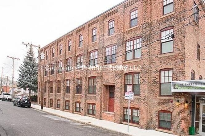 Building Photo - 21 Cottage Park Ave