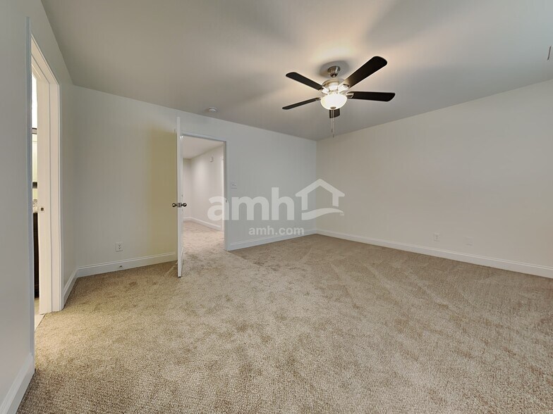 Building Photo - 1617 Silver Spur Ln
