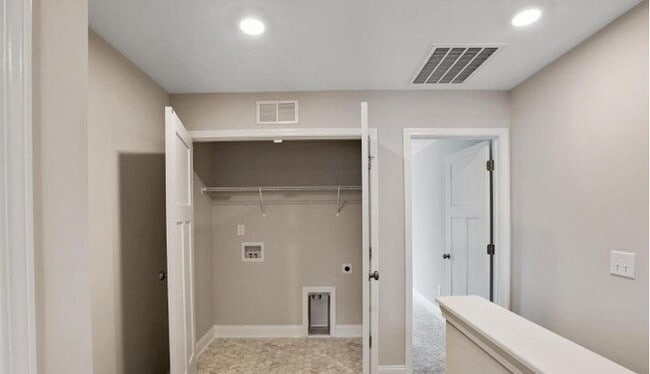 Building Photo - 177 Loren Rd