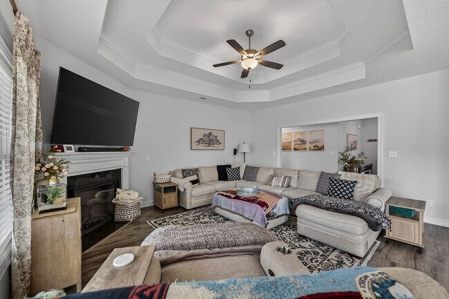 Building Photo - Spacious Stateside Home with Bonus Room & Screened-In Porch