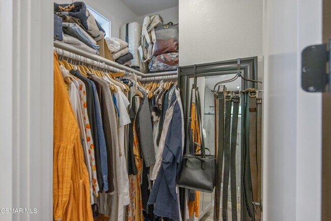 Building Photo - 313 Raymond St