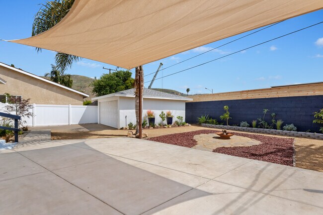 Building Photo - 158 Forbes Ln