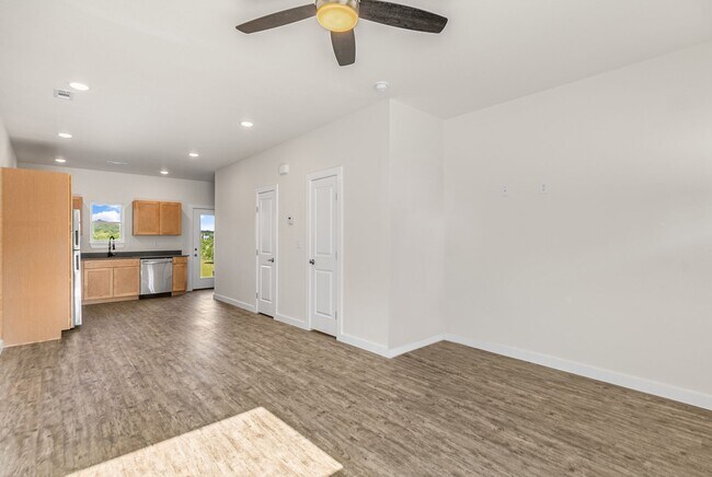 Building Photo - Brand New Townhomes 15 Minutes from Bentonville!