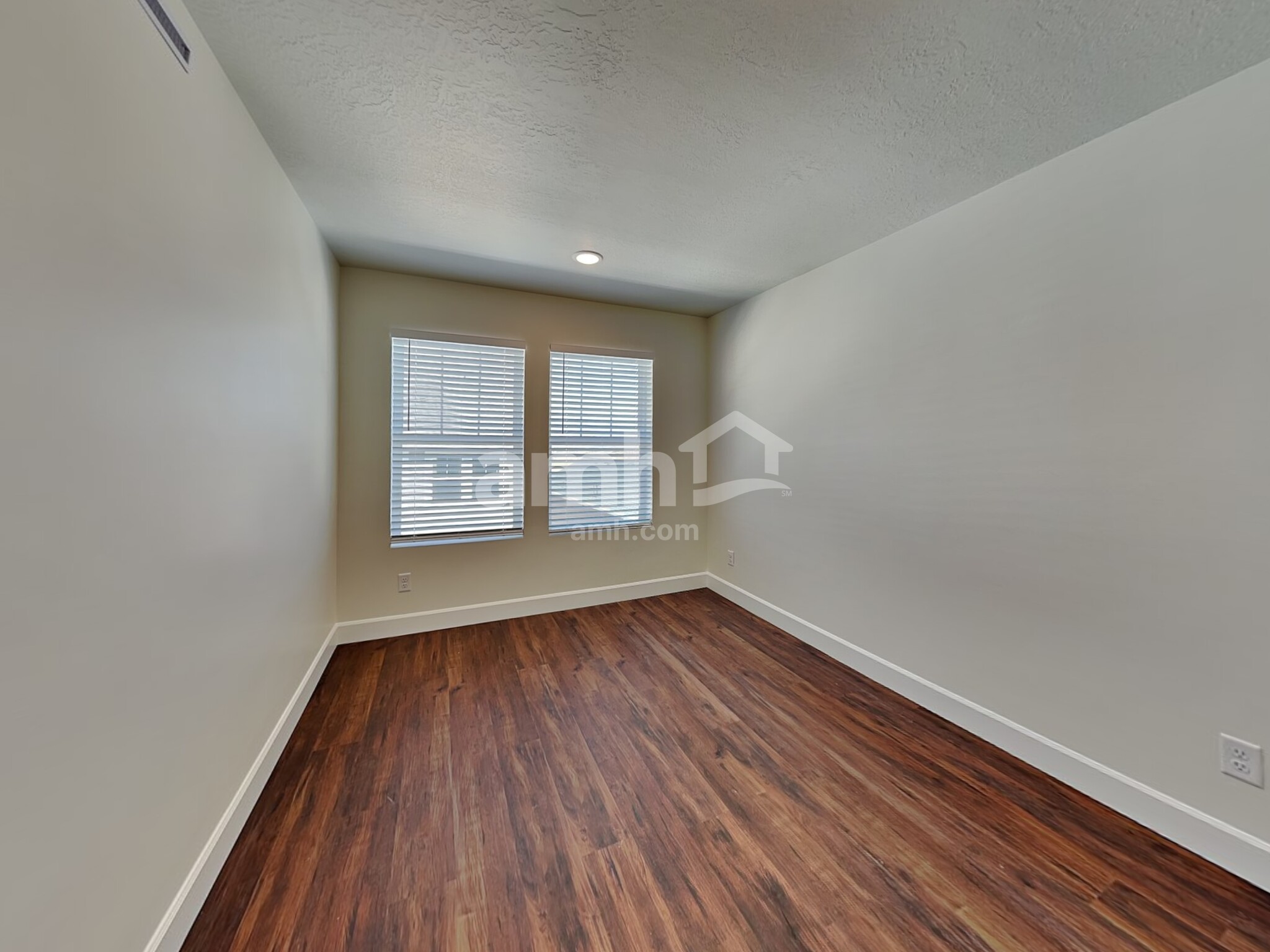 Building Photo - 11033 S Blue Bayou Dr