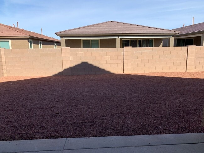Building Photo - 3 Bedroom 2 Bath Home with 2 car garage, only built in 2020