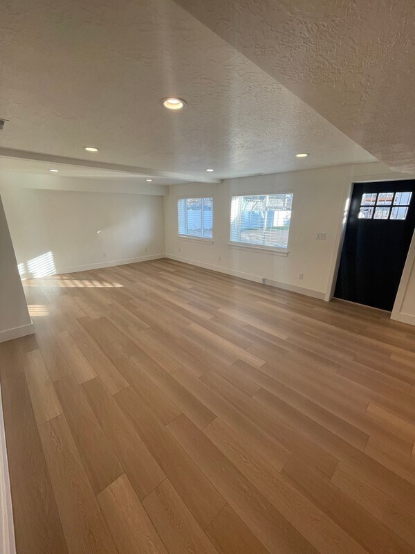 Building Photo - 517 S 2420 W