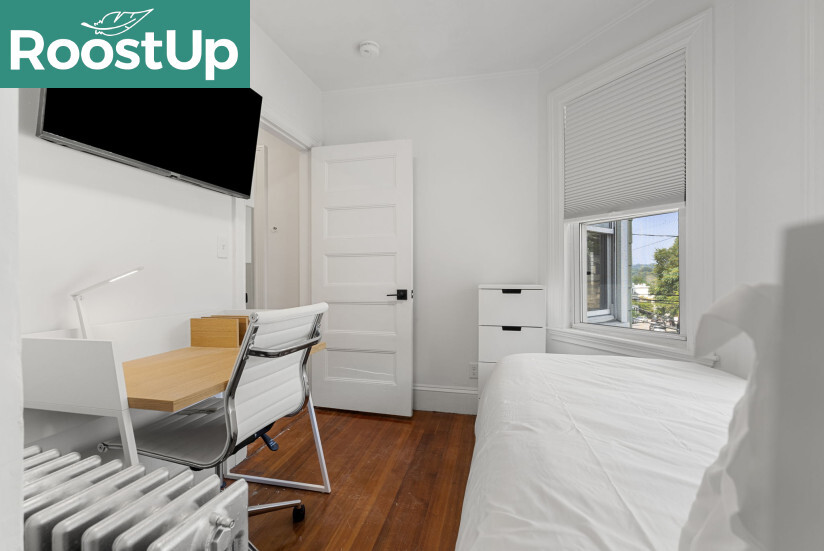 Building Photo - Furnished Bedroom in Jamaica Plain