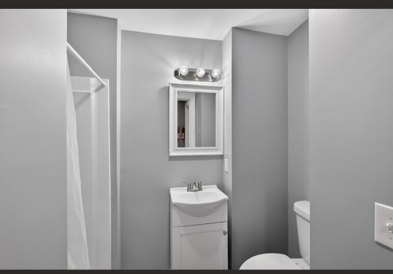 Building Photo - 122 Brookside Ave