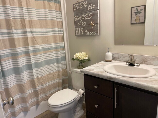 Building Photo - 6 Bedroom 4 Bathroom House in Supply NC-Unfurnished