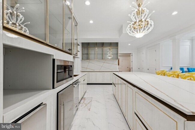 Building Photo - 855 Dolley Madison Blvd