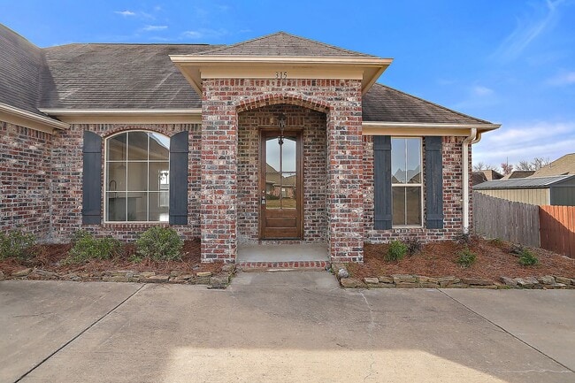 Building Photo - 3 Bed/2 Bath in Fall's Crossing- Gluckstadt!