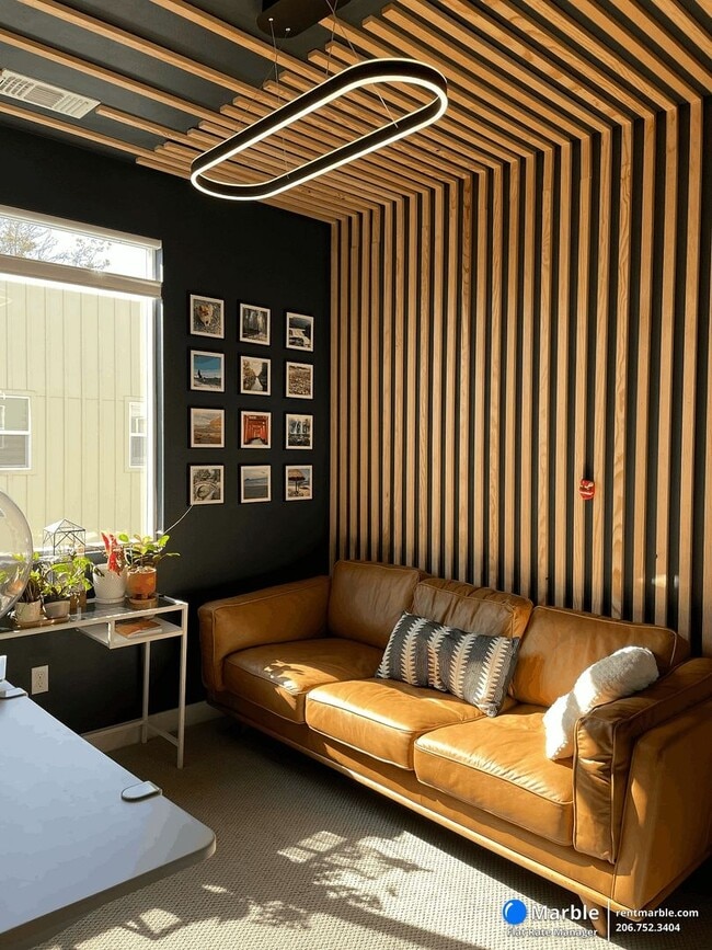 Building Photo - Modern 2-Bedroom, 2.5-Bath Townhome in Oakland