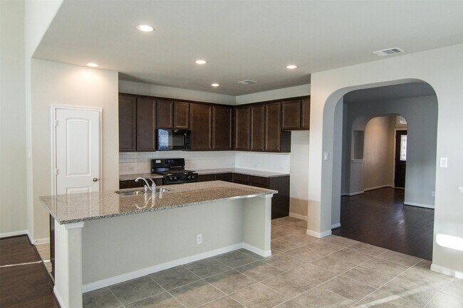 Building Photo - 618 Cypress Creek Ln