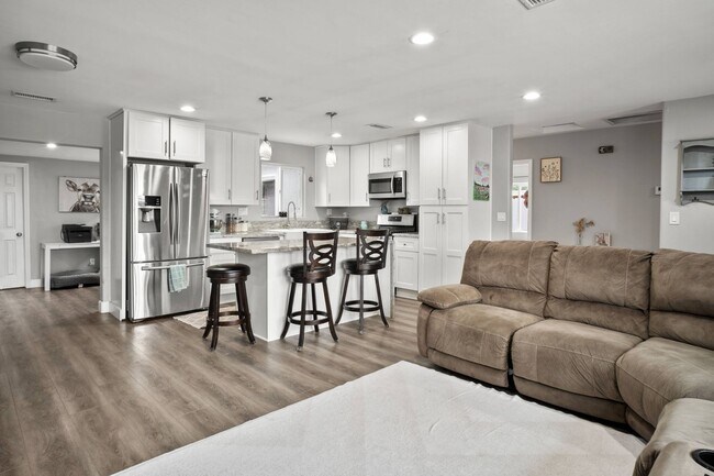 Building Photo - 4 Bed | 2.5 Bath Home in Spring Valley with Detached Office Suite!