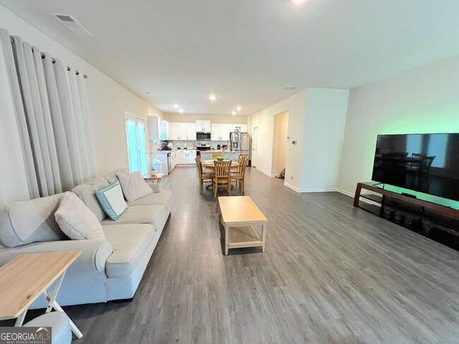 Building Photo - 517 Starbuck Parkway