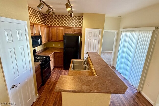 Building Photo - 9303 Gilcrease Ave