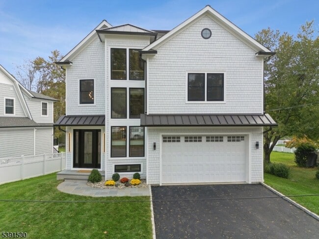 Building Photo - 15 Lake Rd