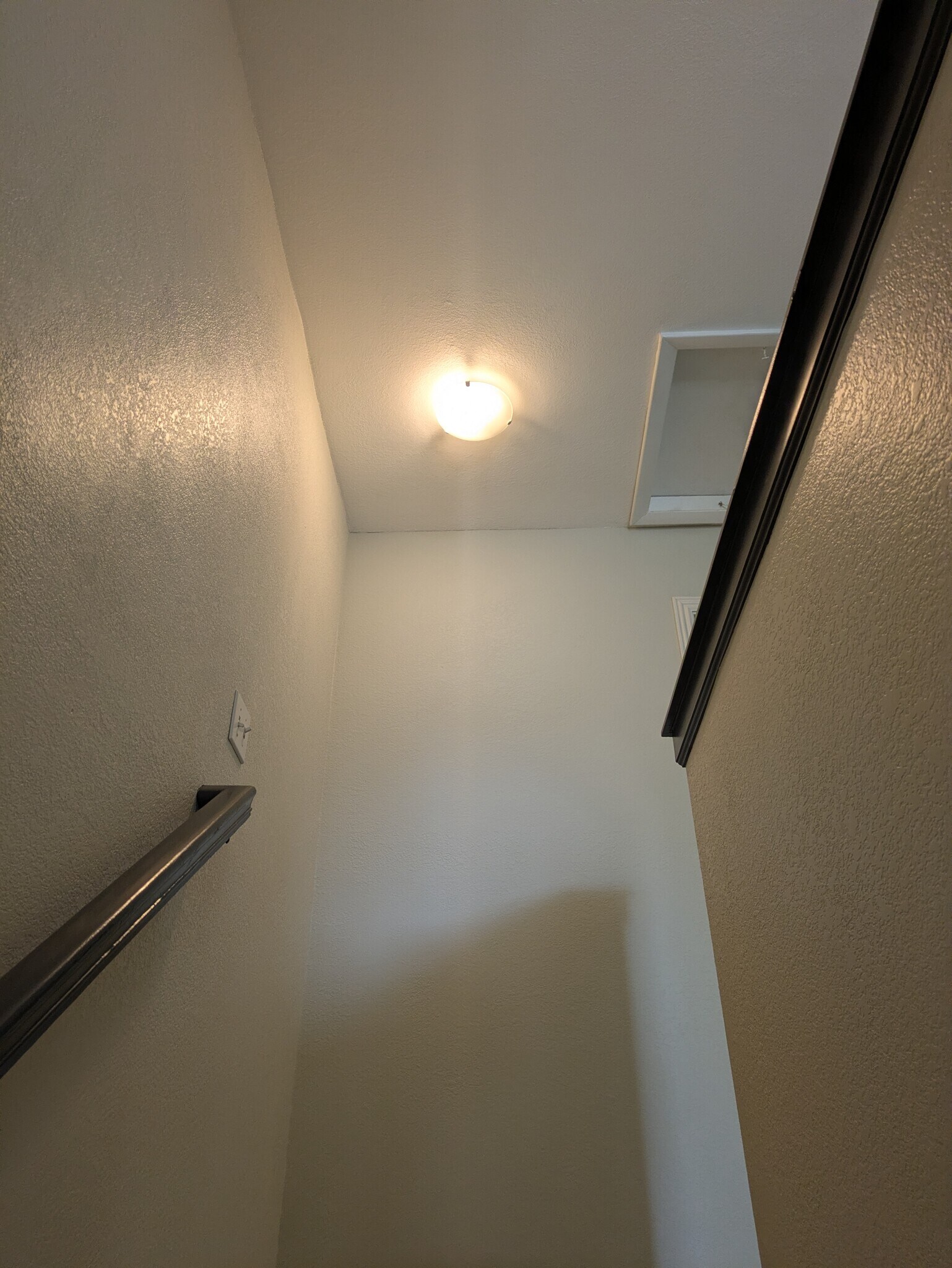 Building Photo - 34 S Hazel Ct