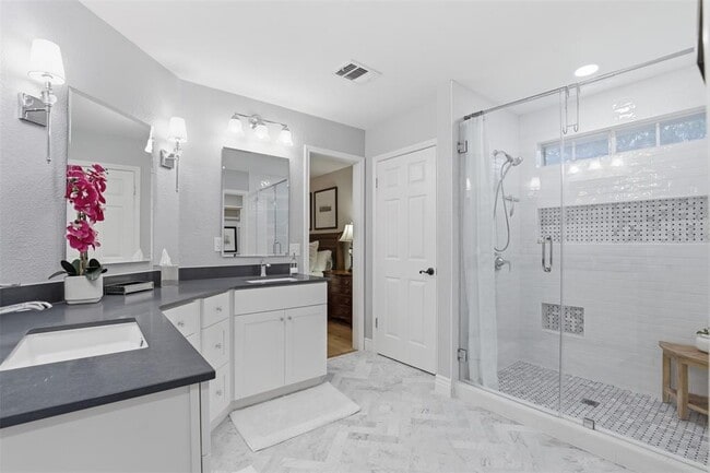 Building Photo - 16608 Jadestone Dr