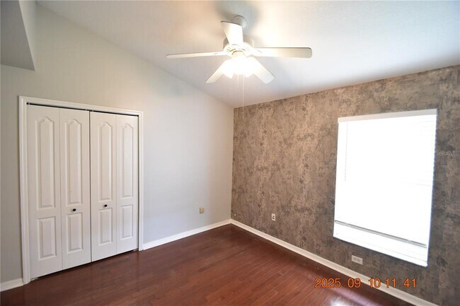 Building Photo - 12913 Lake Vista Dr