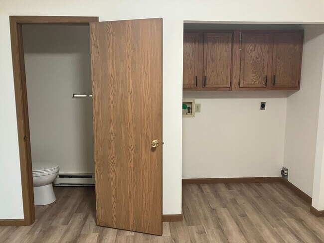 Building Photo - Spacious 2-Bedroom Living in a Quiet Community Available July!