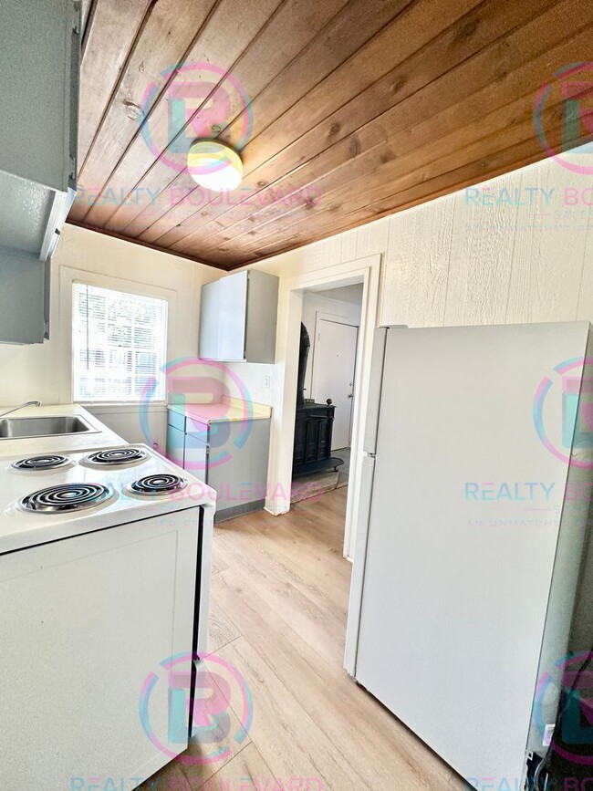 Building Photo - Charming 1-Bedroom Home in Desirable Old Southwest Reno – Lush Yard, Bonus Room & Unique Character!