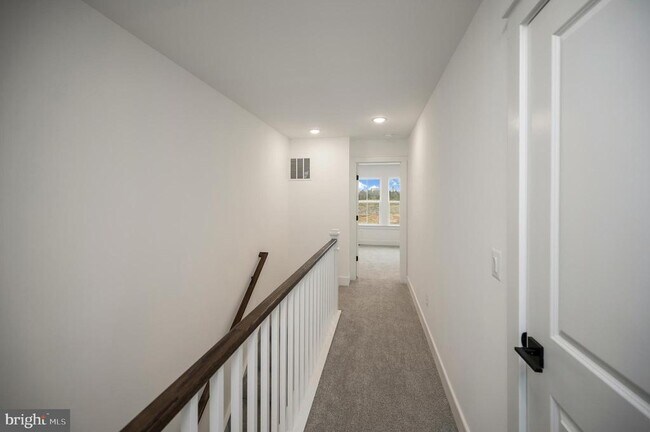 Building Photo - 9403 Pacific Elm St