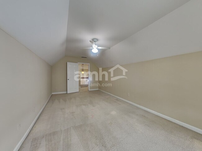 Building Photo - 2116 Benchmark Dr SW