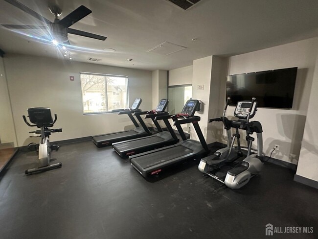 Building Photo - 101 Roosevelt Ave