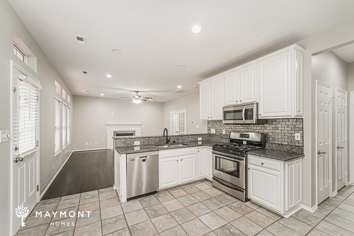 Building Photo - 8933 Newgard Ct