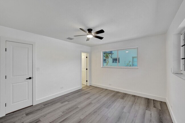 Building Photo - 1738 NE 52nd St