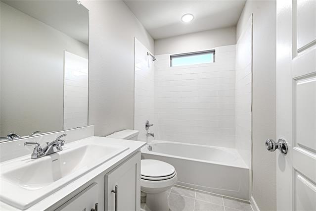 Building Photo - 806 Pne Bch Dr