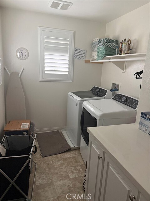 Building Photo - 12999 Red Cedar Way