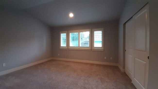 Building Photo - Magnificent Gig Harbor 4 Bed Home For Rent