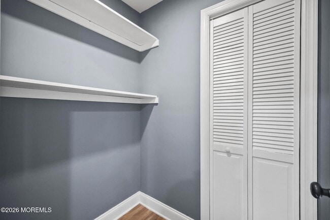 Building Photo - 143 Center Ave