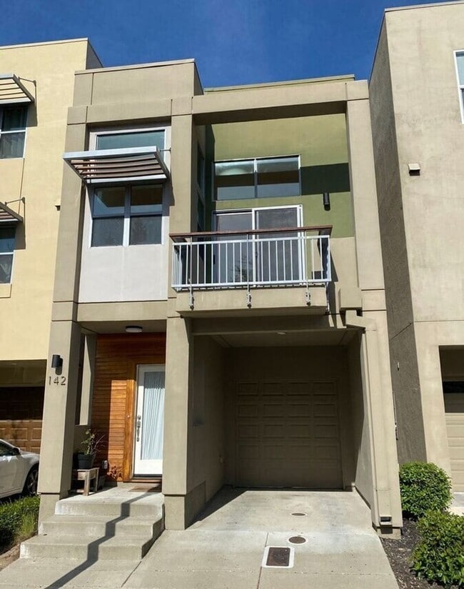 Building Photo - 2 Bedroom 2 Bathroom Home in West Sac