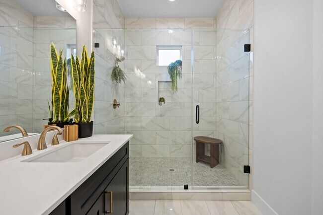 Building Photo - 6117 Campo Vista Dr