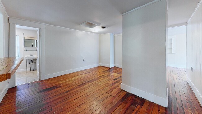 Building Photo - Spacious Apartments in Prime East Rock by East Rock Park!