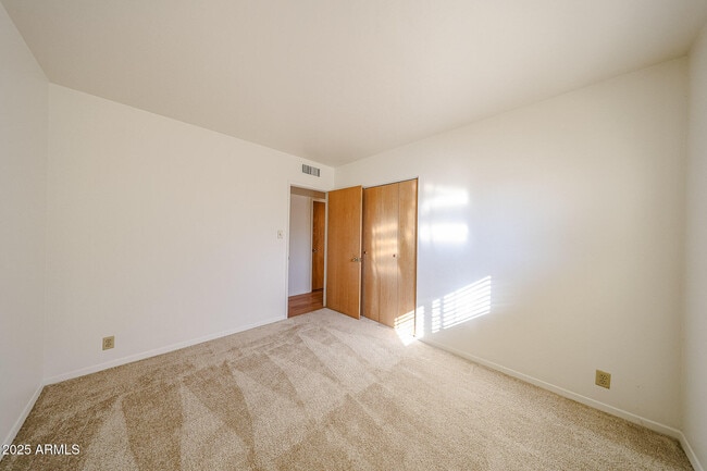 Building Photo - 2324 West Myrtle Ave